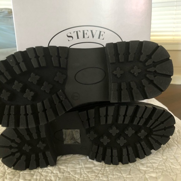 Steve Madden Keystone Faux Shearing Trim Boot Size 7 - Picture 5 of 5